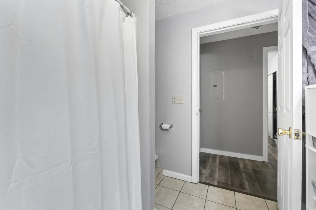22 Spring Street Gardiner ME 04345
