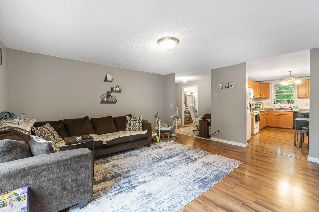22 Spring Street Gardiner ME 04345