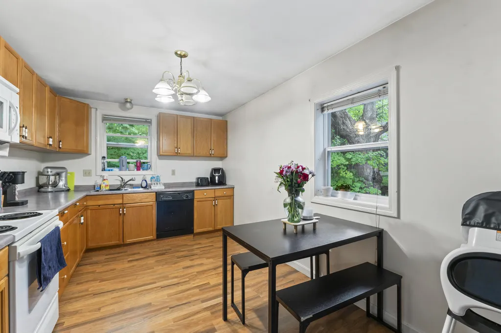 22 Spring Street Gardiner ME 04345
