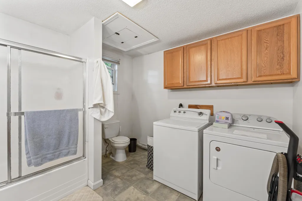 22 Spring Street Gardiner ME 04345