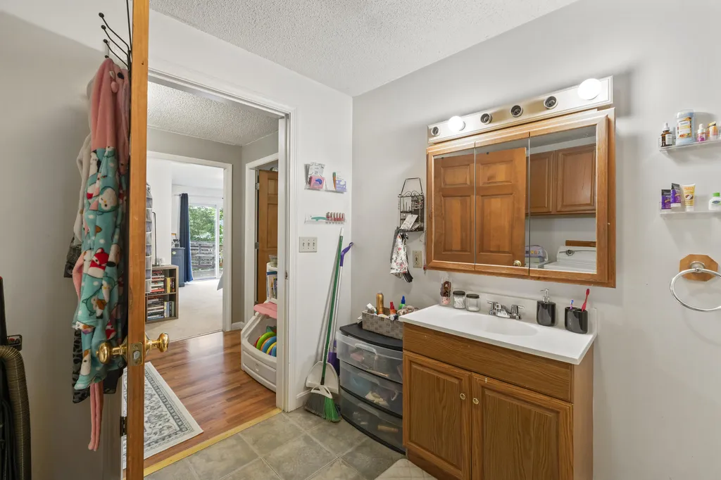 22 Spring Street Gardiner ME 04345
