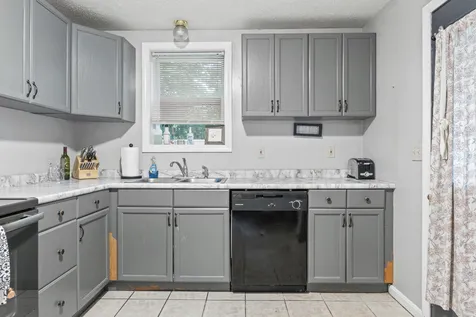 22 Spring Street Gardiner ME 04345