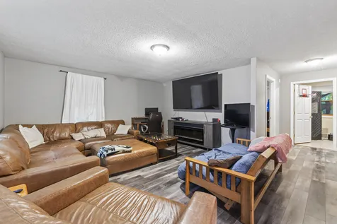 22 Spring Street Gardiner ME 04345