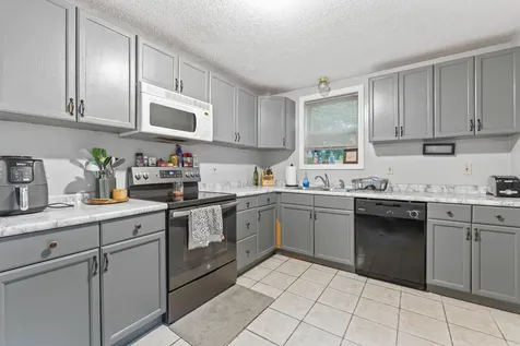 22 Spring Street Gardiner ME 04345