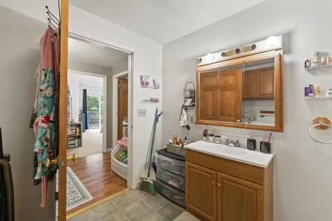 22 Spring Street Gardiner ME 04345