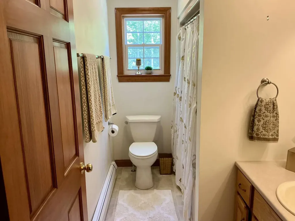 83 Christian Hill Road Bristol ME 04539