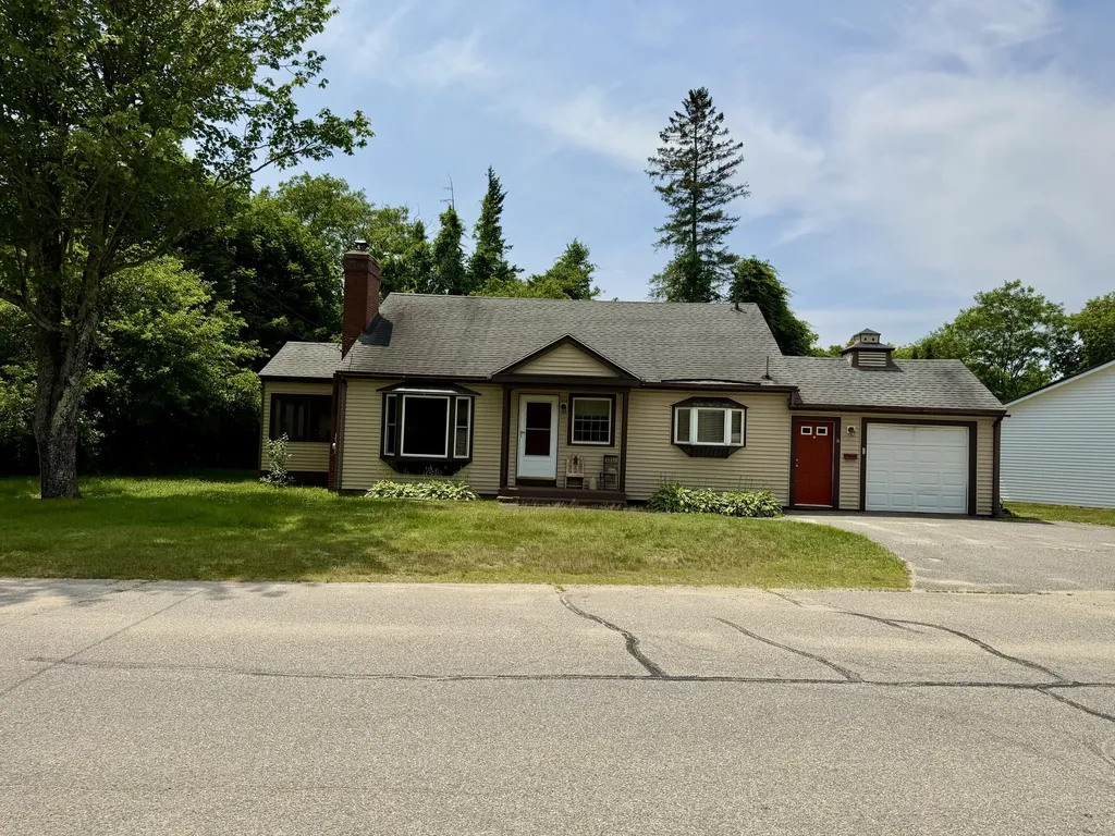 14 Howard Street Mexico ME 04257