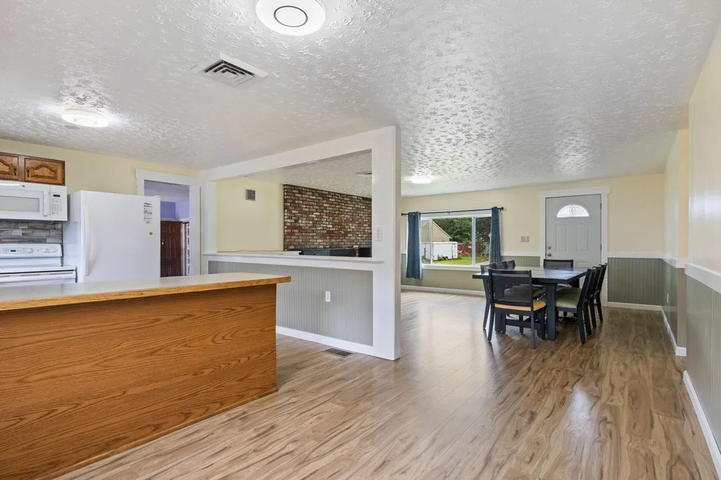 11 Miller Street Sanford ME 04073
