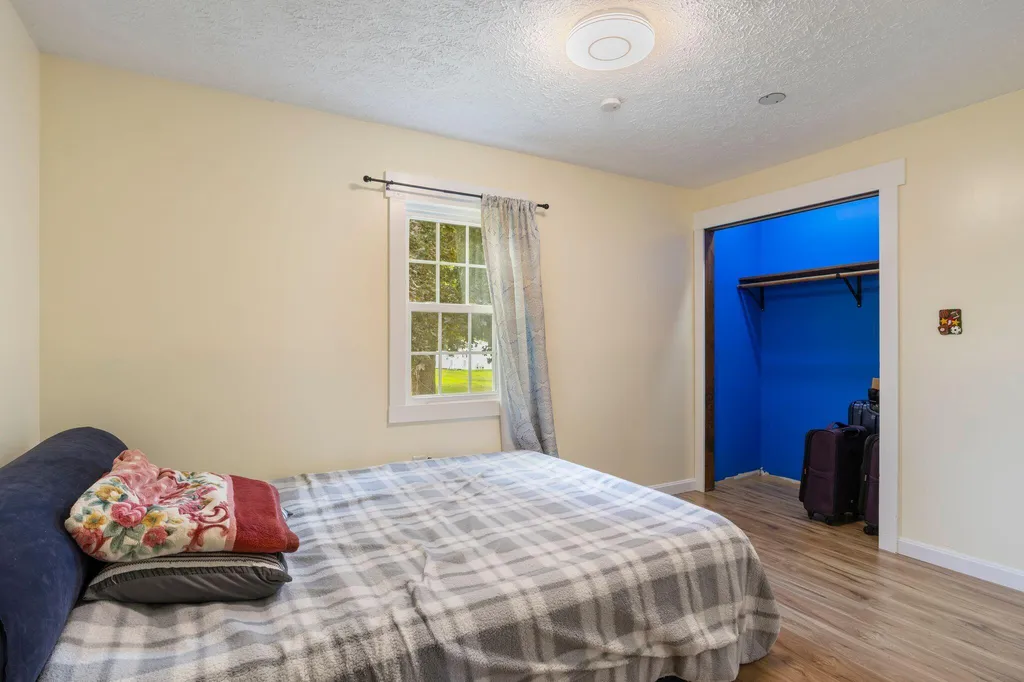 11 Miller Street Sanford ME 04073