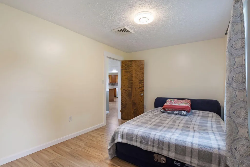 11 Miller Street Sanford ME 04073