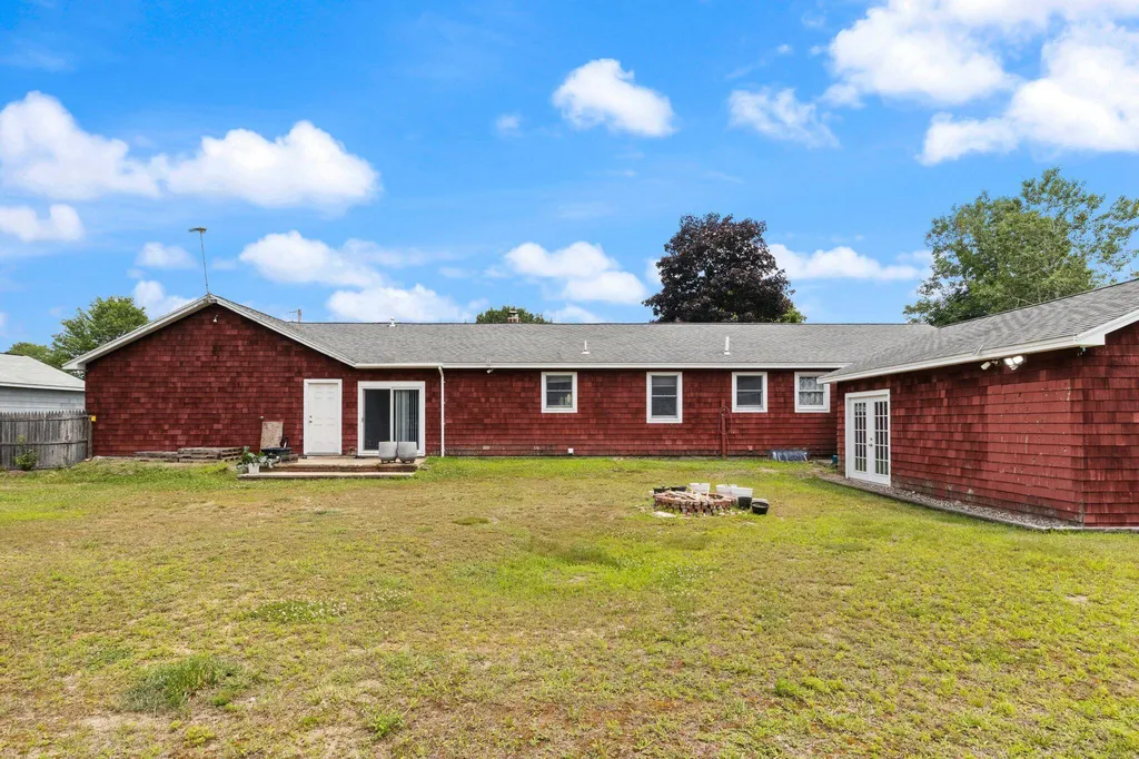 11 Miller Street Sanford ME 04073