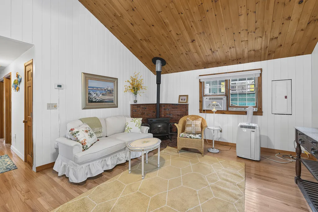 16 Highland Avenue York ME 03909