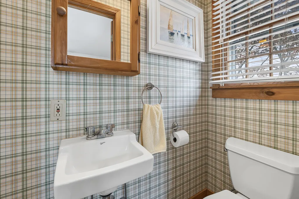 16 Highland Avenue York ME 03909