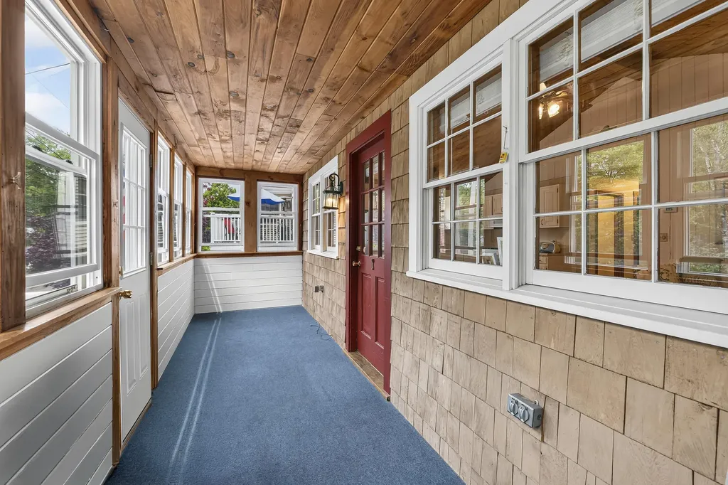 16 Highland Avenue York ME 03909