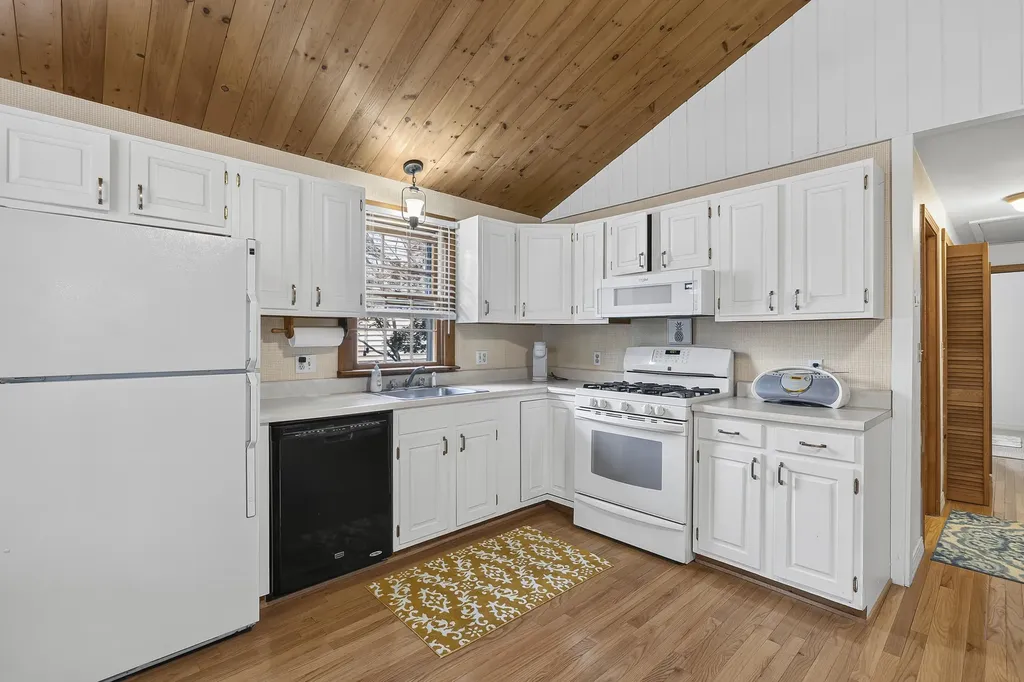 16 Highland Avenue York ME 03909