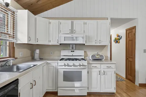 16 Highland Avenue York ME 03909