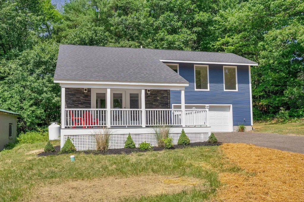 28 Douglas Street Lisbon ME 04252