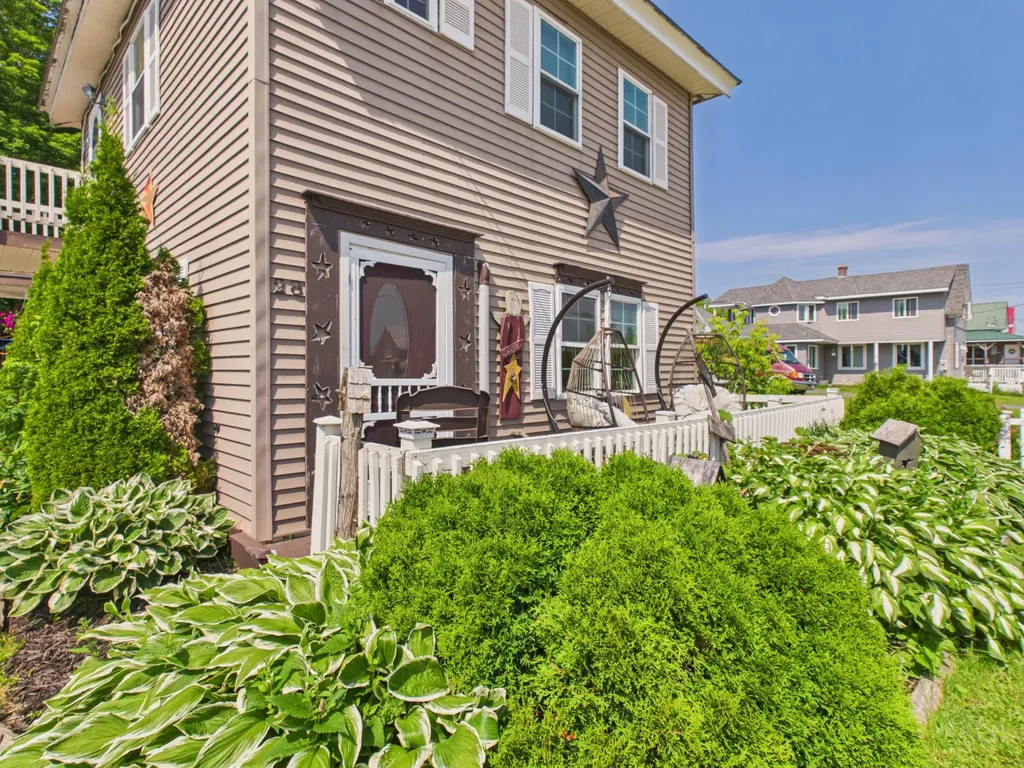 28 Silver Street Mars Hill ME 04758