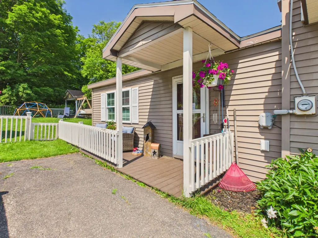 28 Silver Street Mars Hill ME 04758