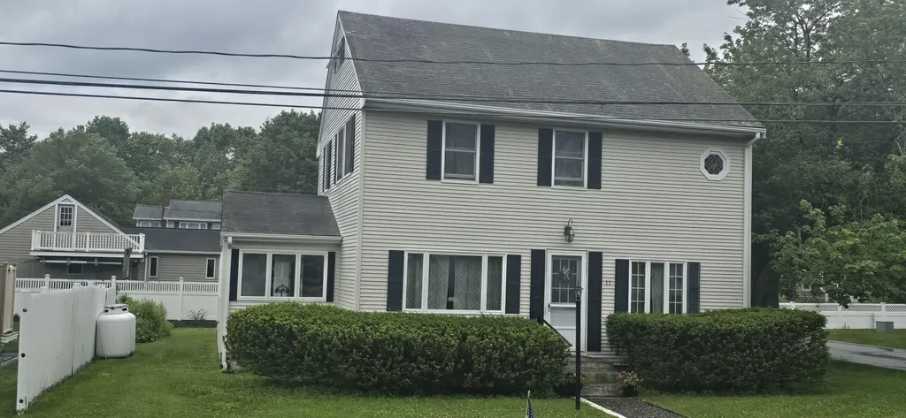 11 Surf Avenue York ME 03909