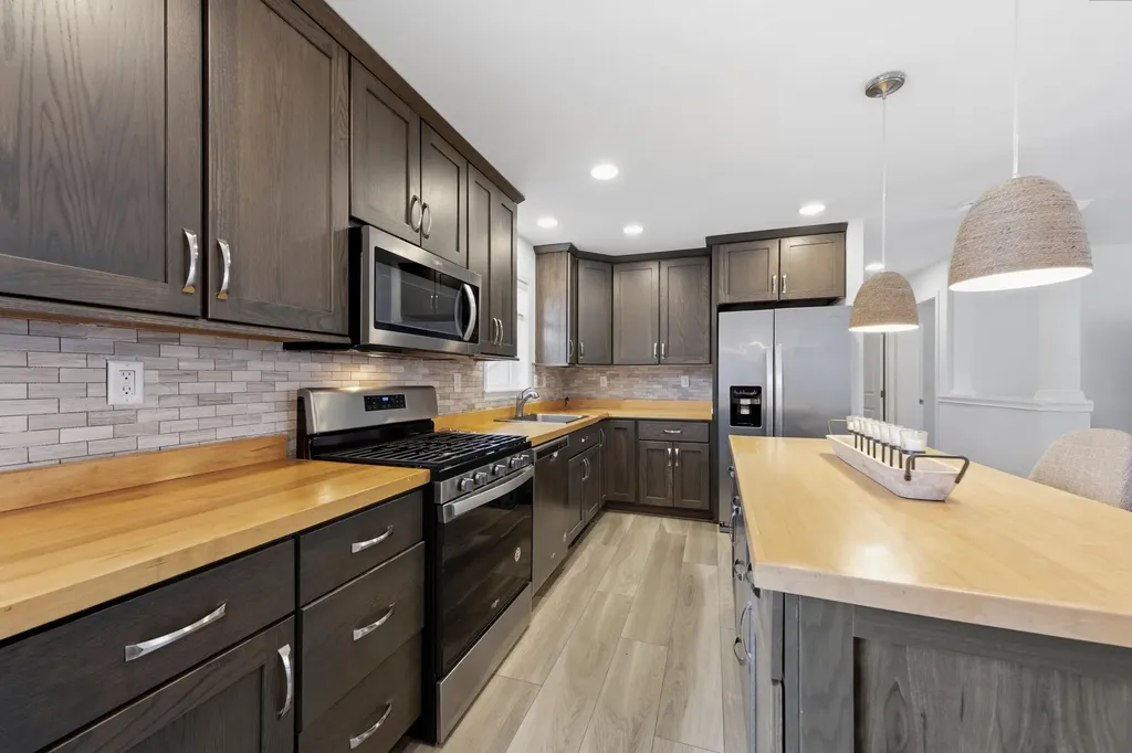 22 Quarry Trail South Thomaston ME 04858