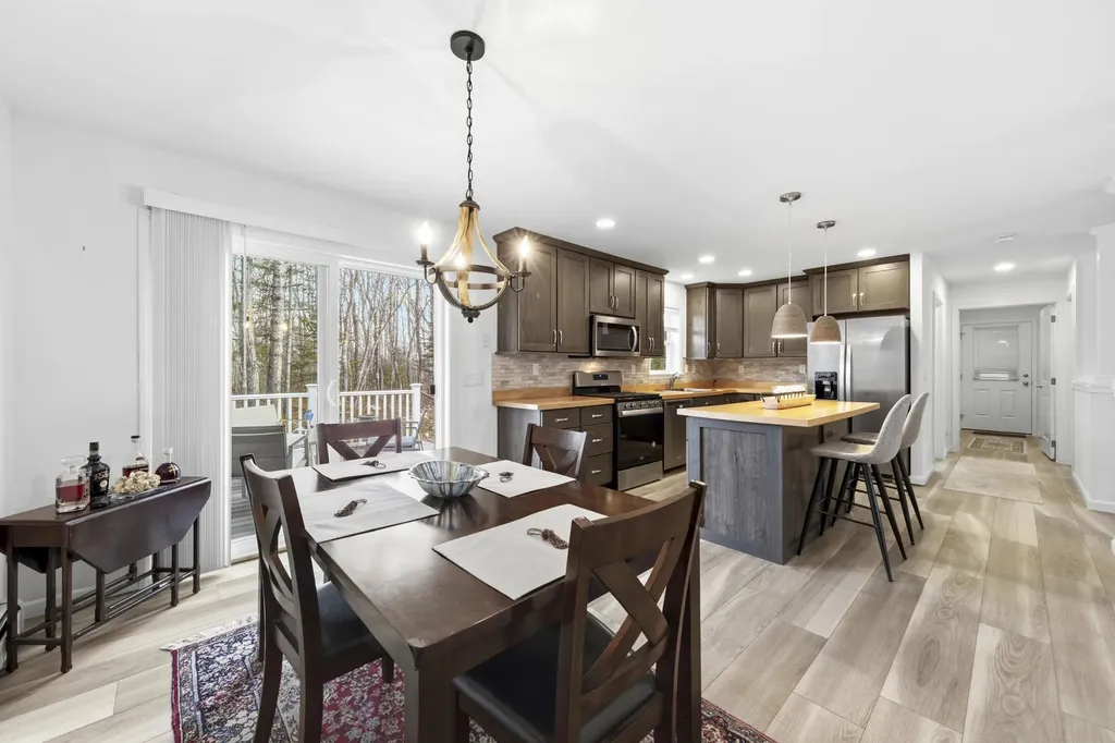 22 Quarry Trail South Thomaston ME 04858