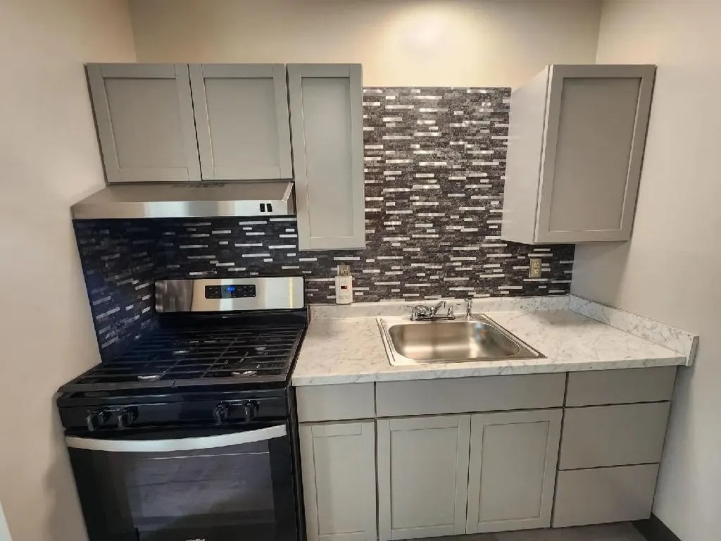 19 Wood Street Lewiston ME 04240