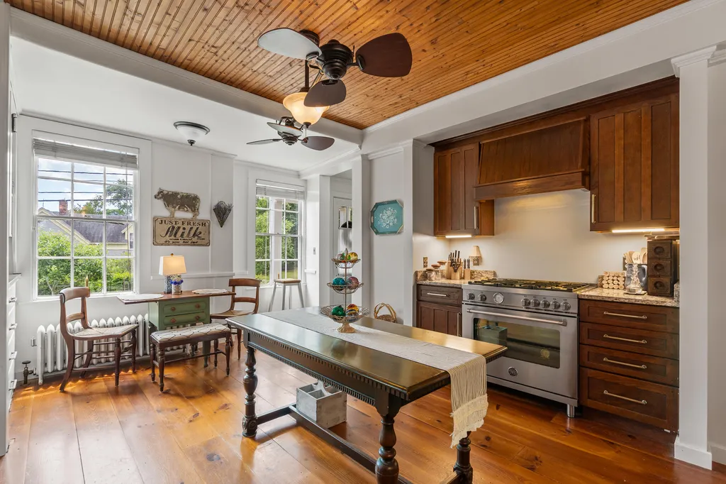 4 Meadow Cove Road Boothbay ME 04544