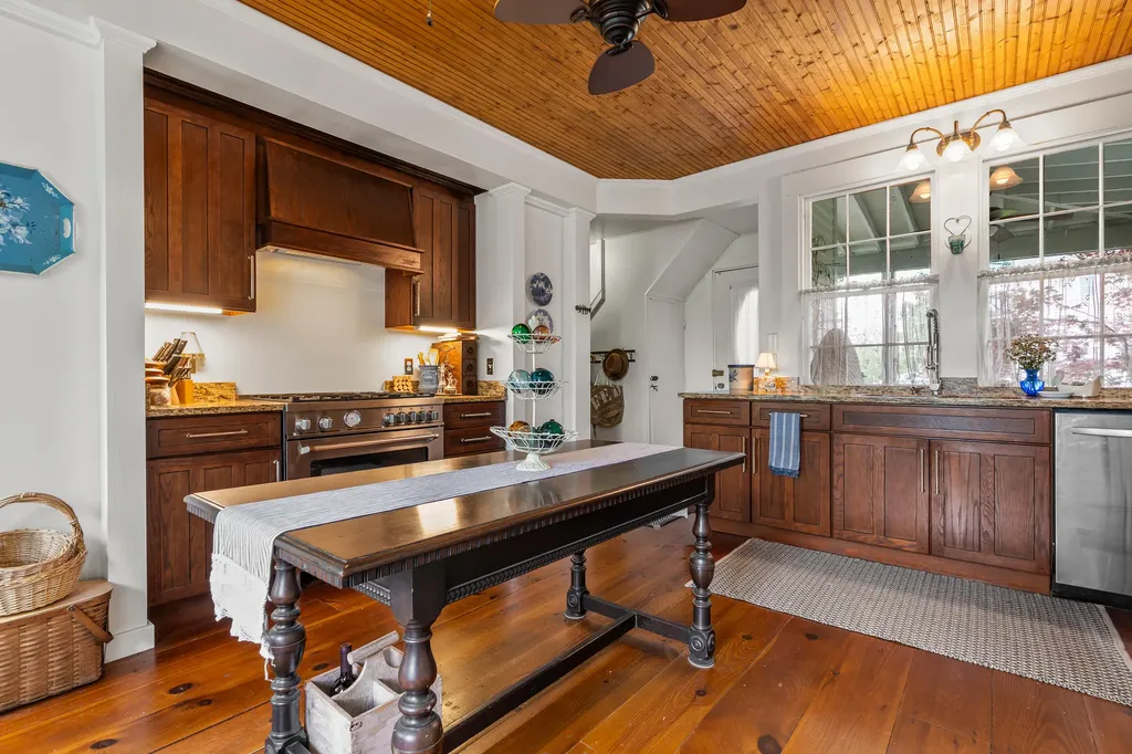 4 Meadow Cove Road Boothbay ME 04544