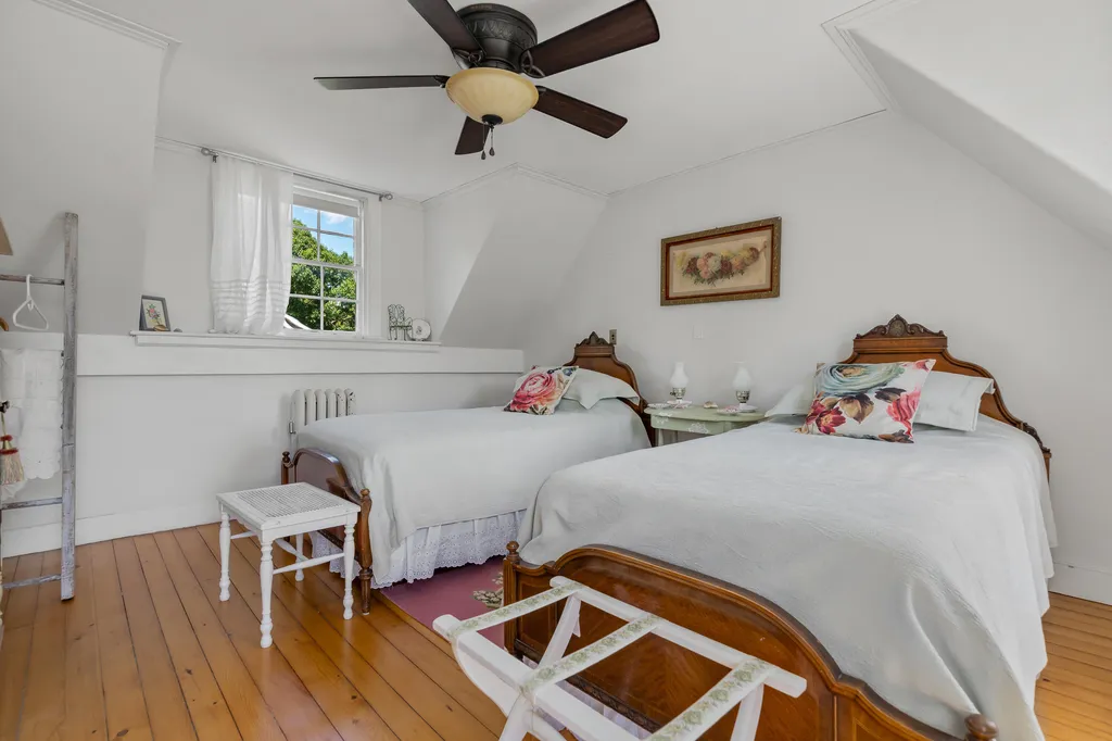 4 Meadow Cove Road Boothbay ME 04544
