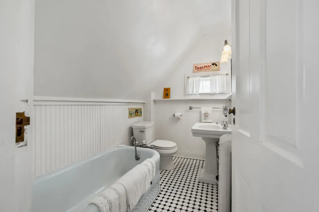 4 Meadow Cove Road Boothbay ME 04544