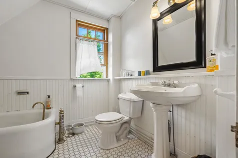 4 Meadow Cove Road Boothbay ME 04544