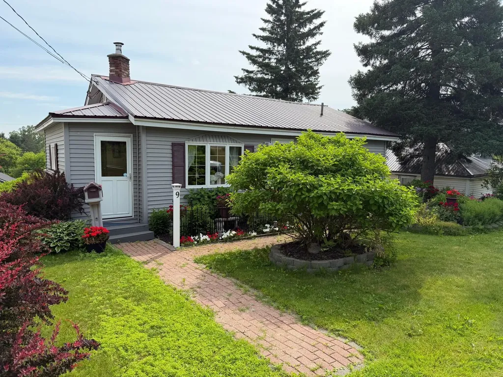 9 Spring Street Caribou ME 04736