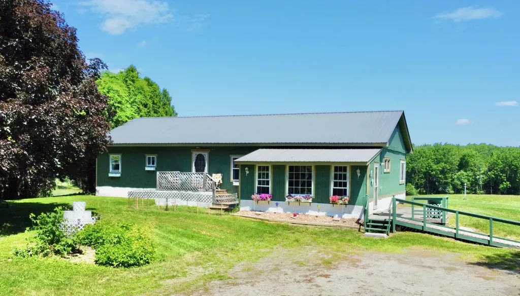 4 Brook Hill Drive Leeds ME 04263