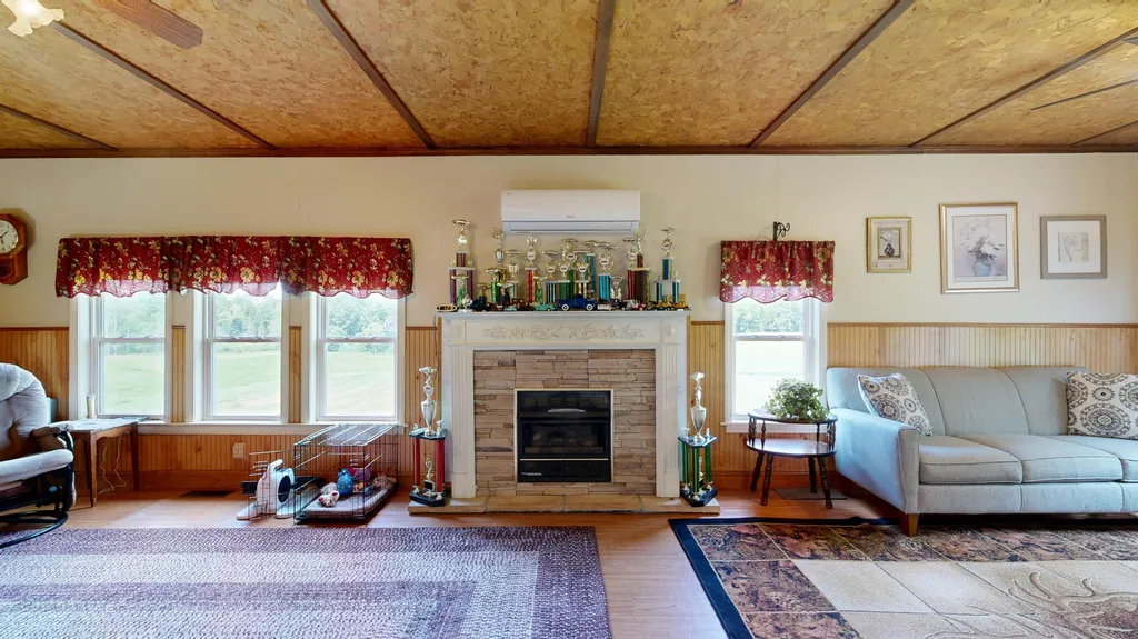 4 Brook Hill Drive Leeds ME 04263