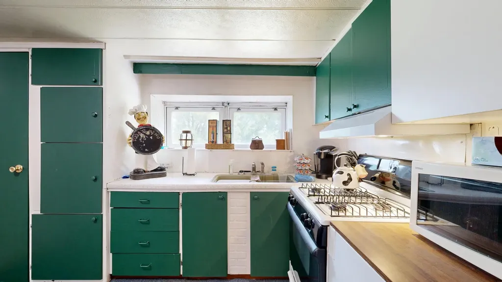 4 Brook Hill Drive Leeds ME 04263