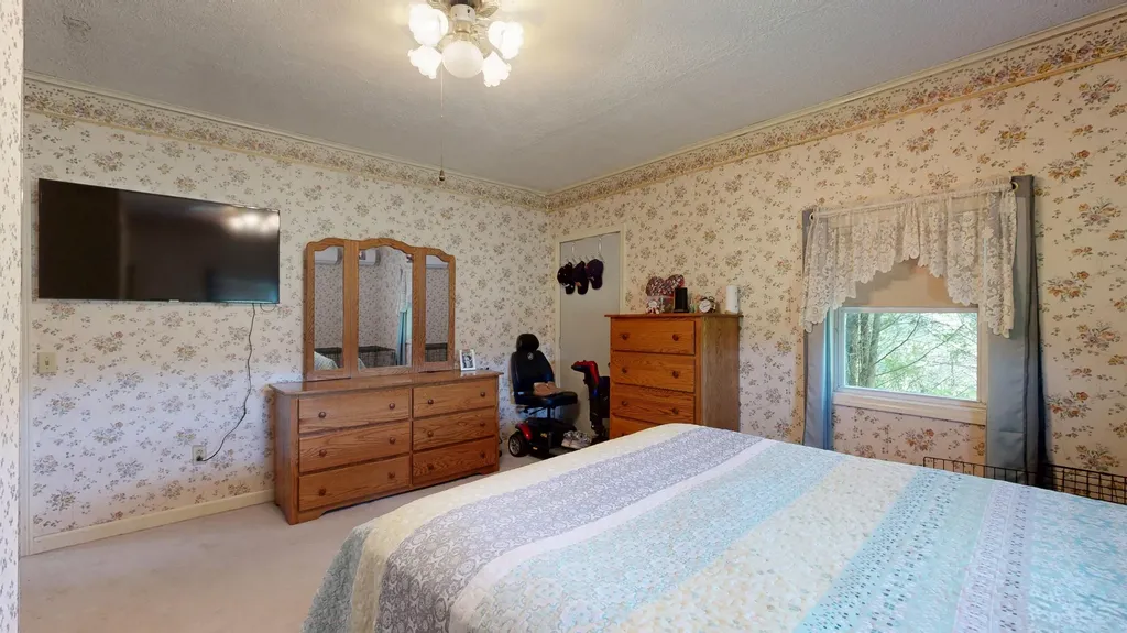 4 Brook Hill Drive Leeds ME 04263
