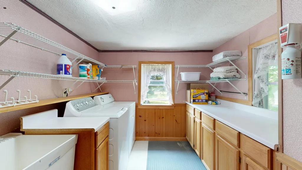 4 Brook Hill Drive Leeds ME 04263