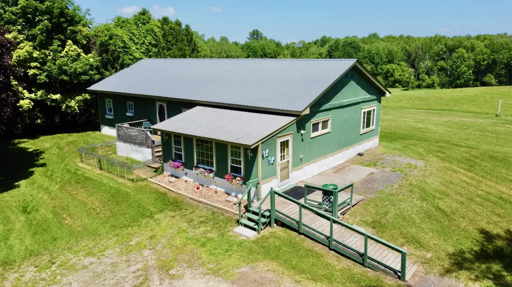 4 Brook Hill Drive Leeds ME 04263