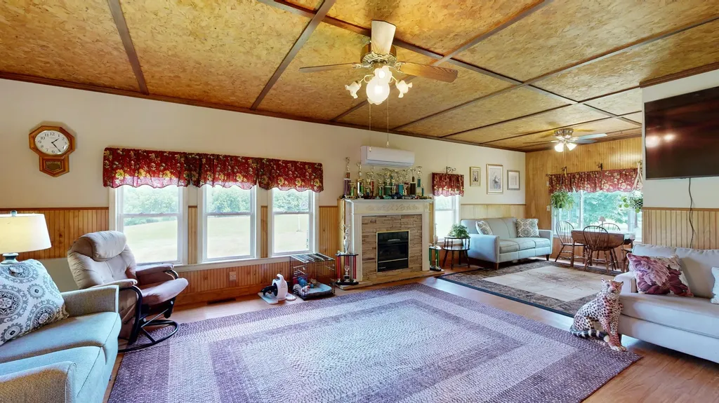 4 Brook Hill Drive Leeds ME 04263