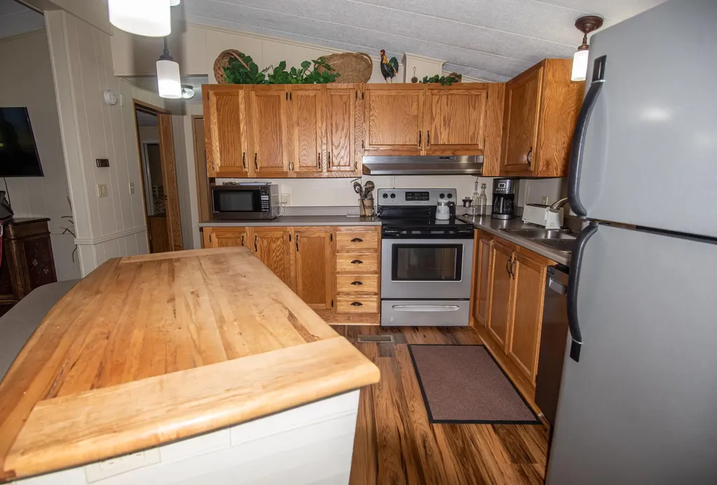 25 Green Point Road Madawaska ME 04773