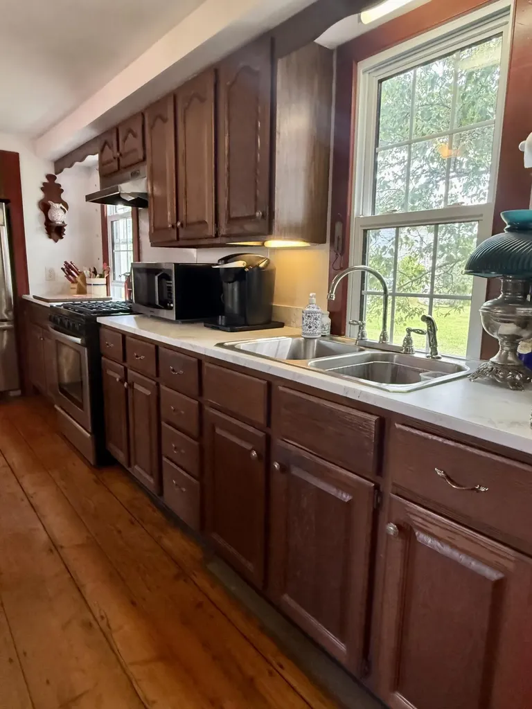 5 Chestnut Street Vinalhaven ME 04863