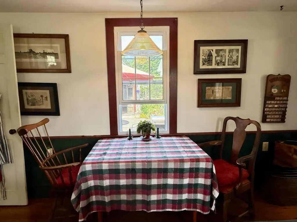 5 Chestnut Street Vinalhaven ME 04863