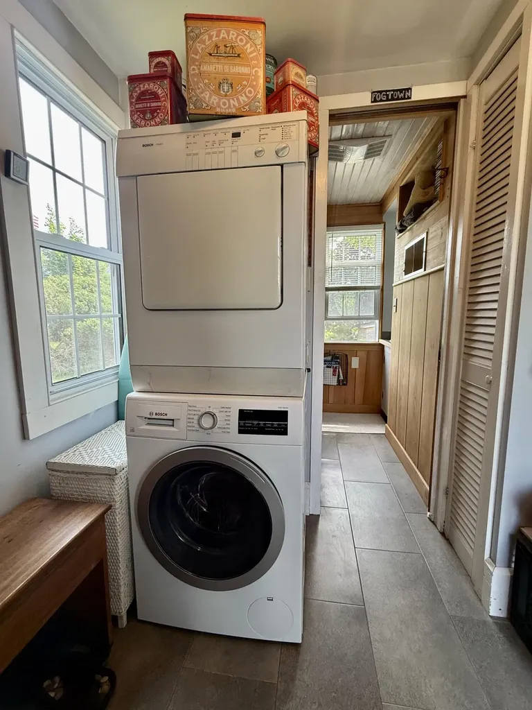 5 Chestnut Street Vinalhaven ME 04863