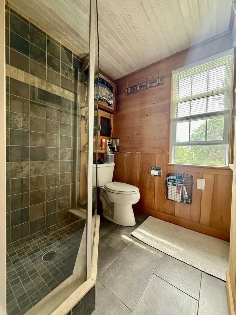 5 Chestnut Street Vinalhaven ME 04863