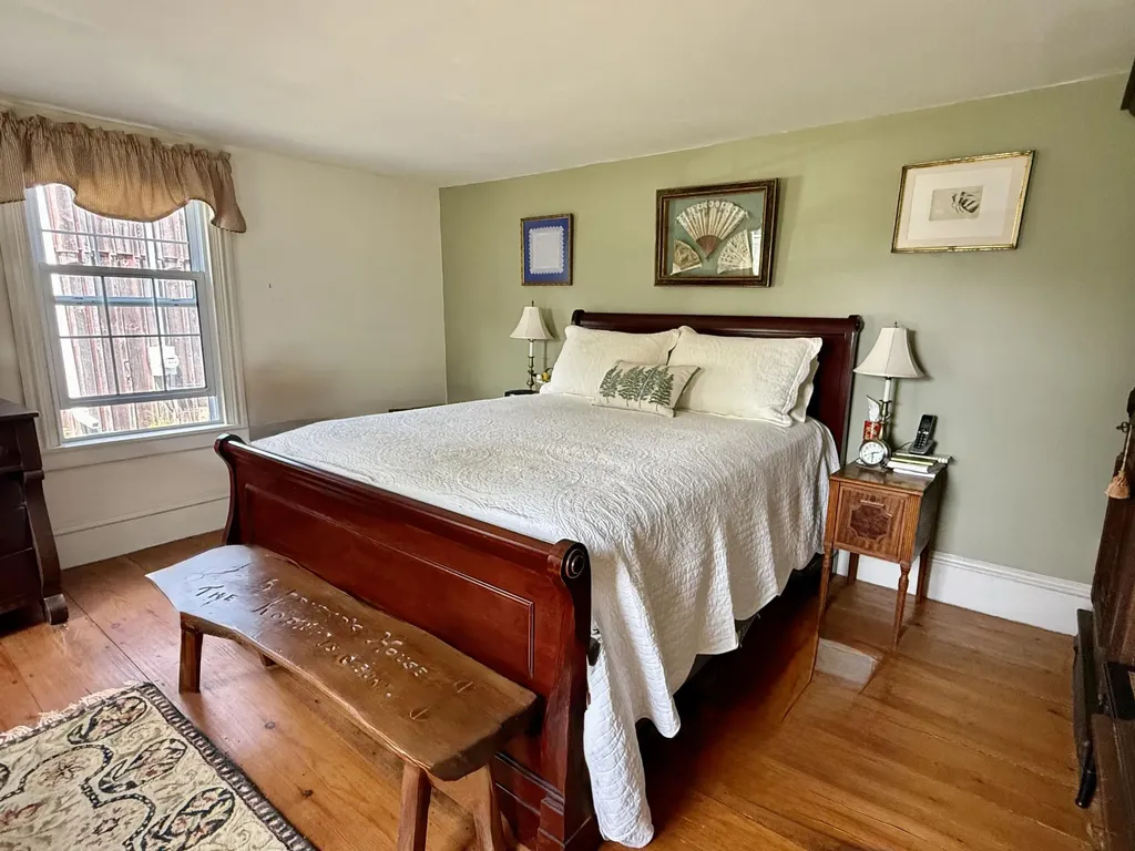 5 Chestnut Street Vinalhaven ME 04863