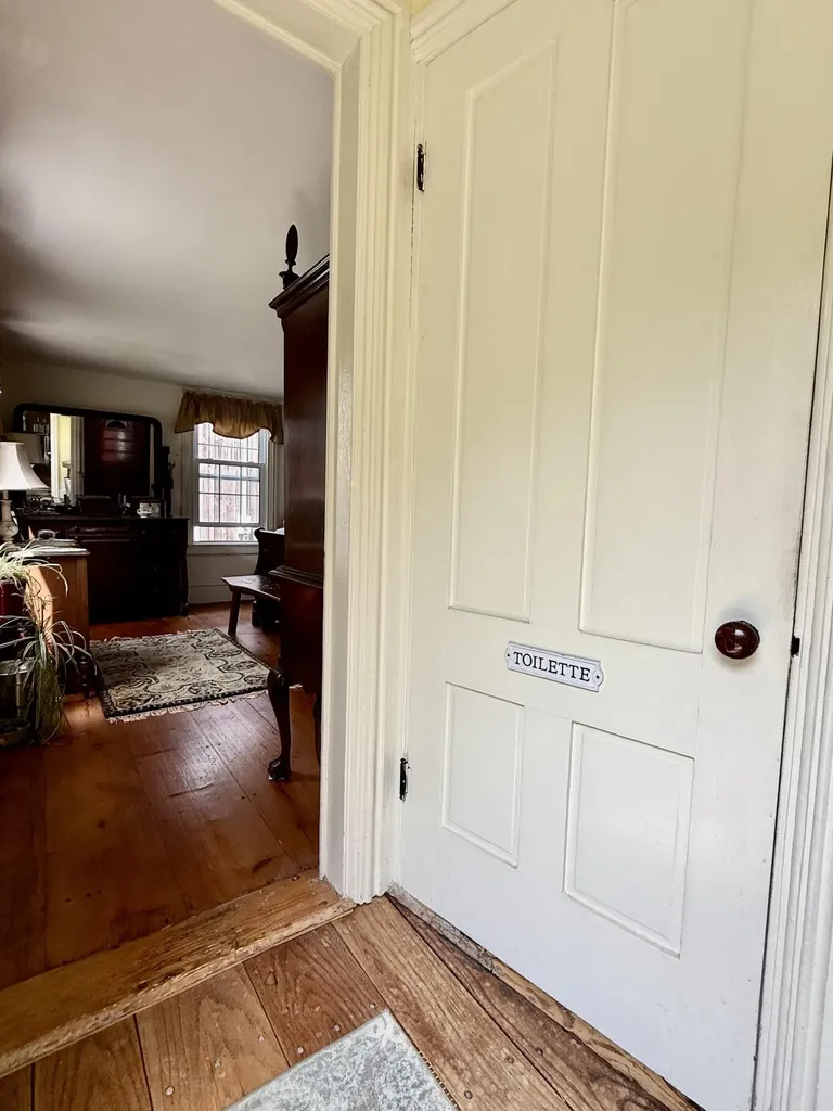 5 Chestnut Street Vinalhaven ME 04863