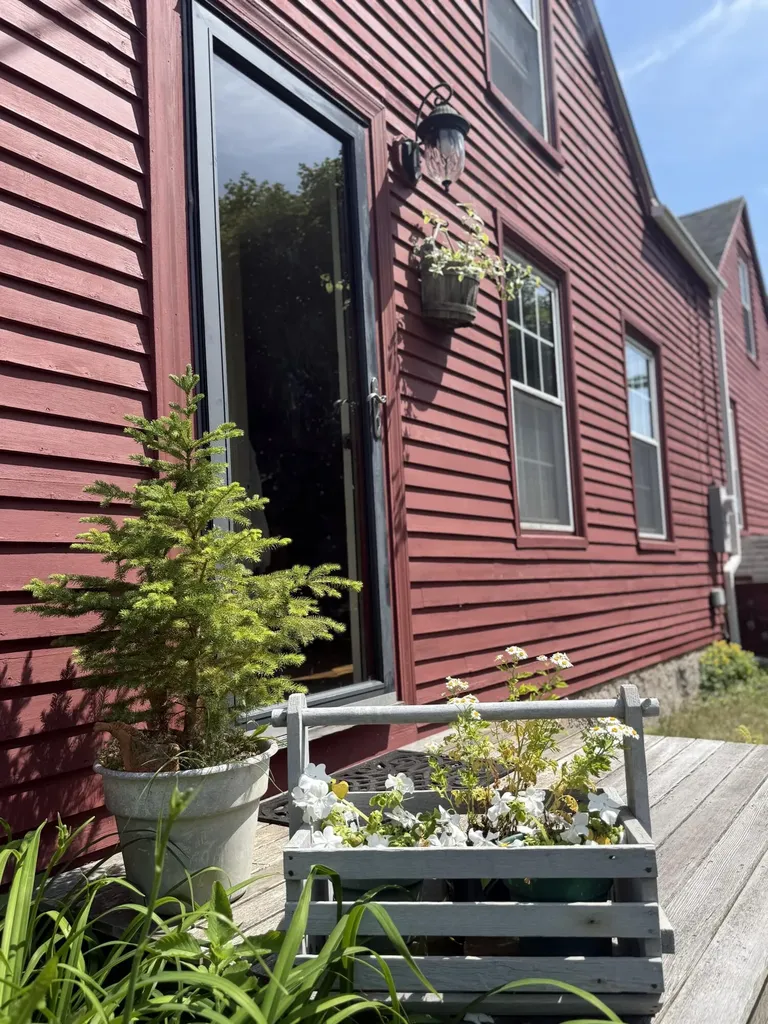 5 Chestnut Street Vinalhaven ME 04863