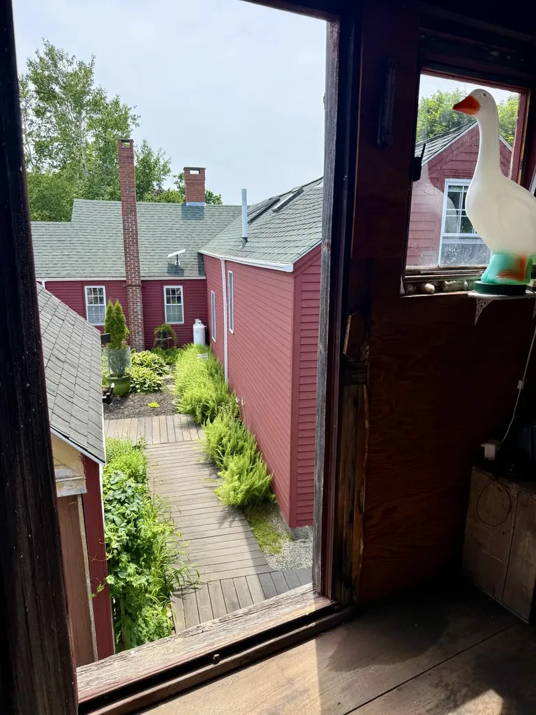 5 Chestnut Street Vinalhaven ME 04863