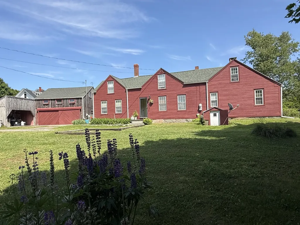 5 Chestnut Street Vinalhaven ME 04863